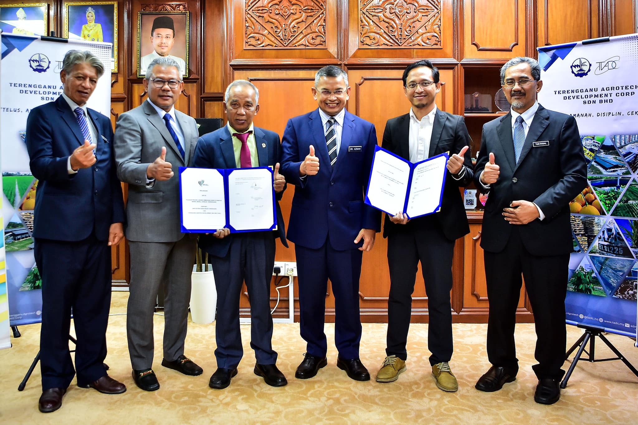 Majlis Menandatangani Perjanjian Projek Rimbunan Kasih Rantau Abang, Dungun, Terengganu, di antara Jabatan Pertanian Negeri Terengganu, Terengganu Agrotech Development Corp. Sdn. Bhd. (TADC), dan MCT Agriculture Sdn. Bhd. (MCTA).