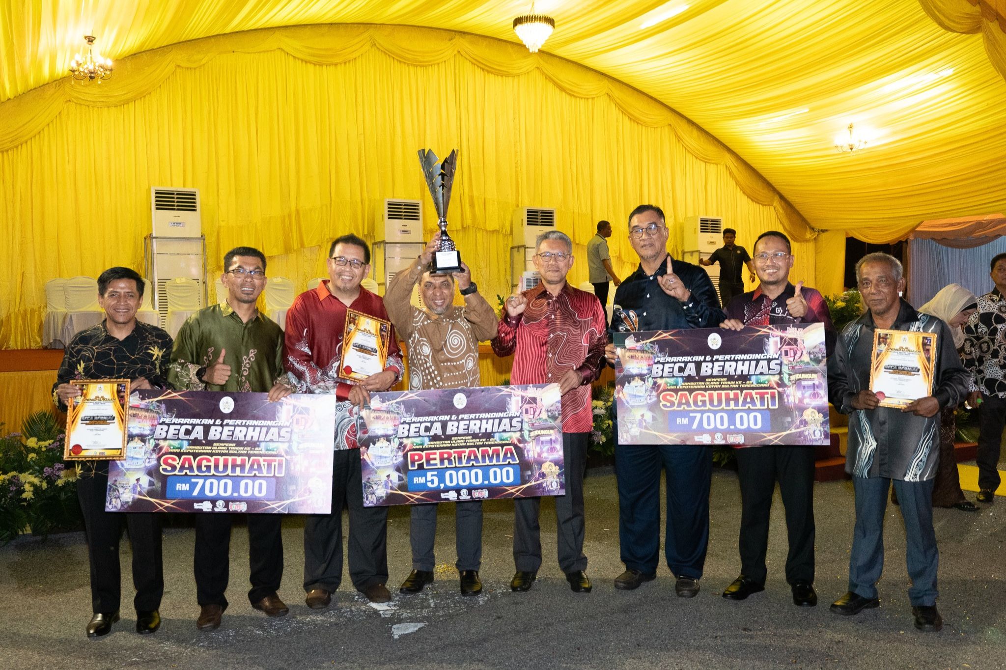 Pertandingan Beca Berhias