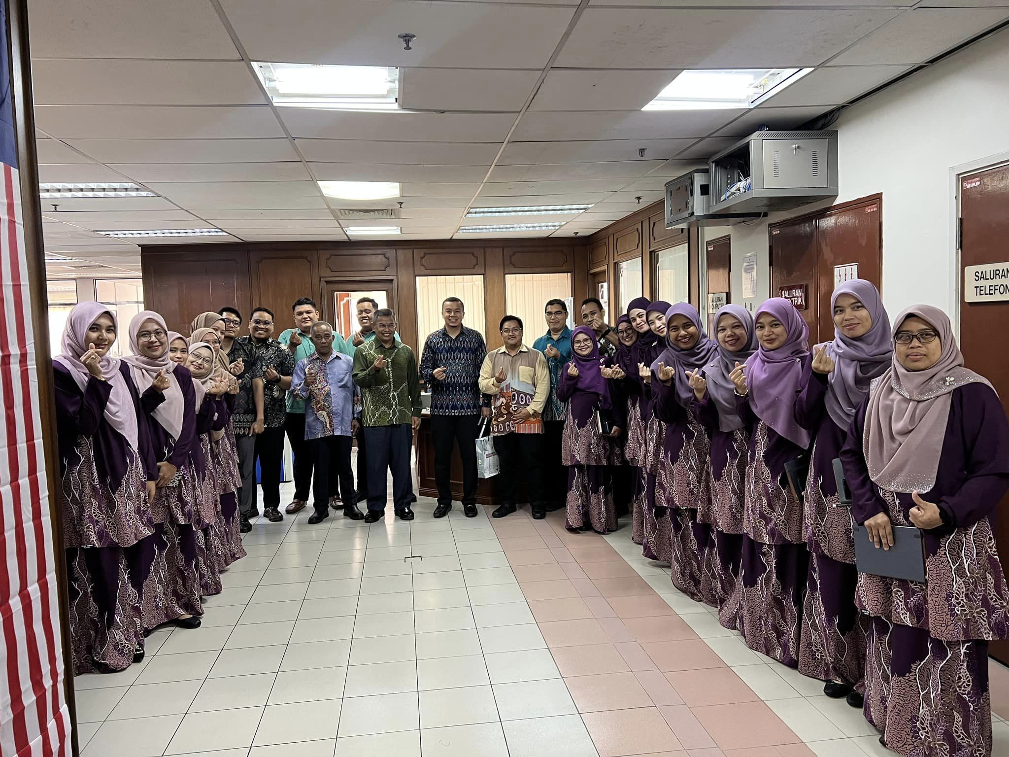 Kunjungan Hormat YB Dr. Azman Bin Ibrahim, Pengerusi Jawatankuasa Pertanian, Industri Asas Tani,  Keterjaminan Makanan dan Komoditi ke Pejabat Pengurusan TADC